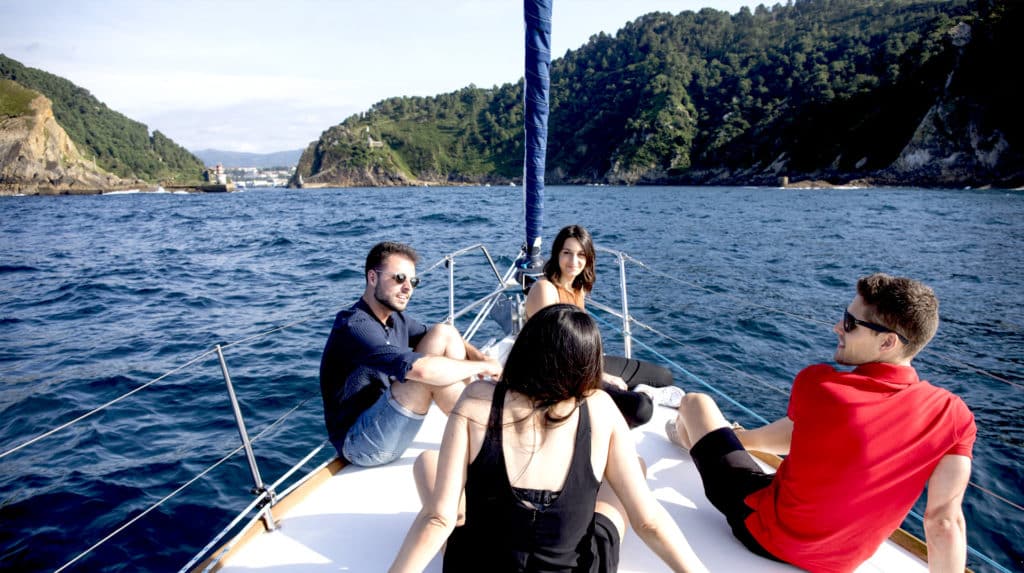 Bahía de Pasajes en Velero